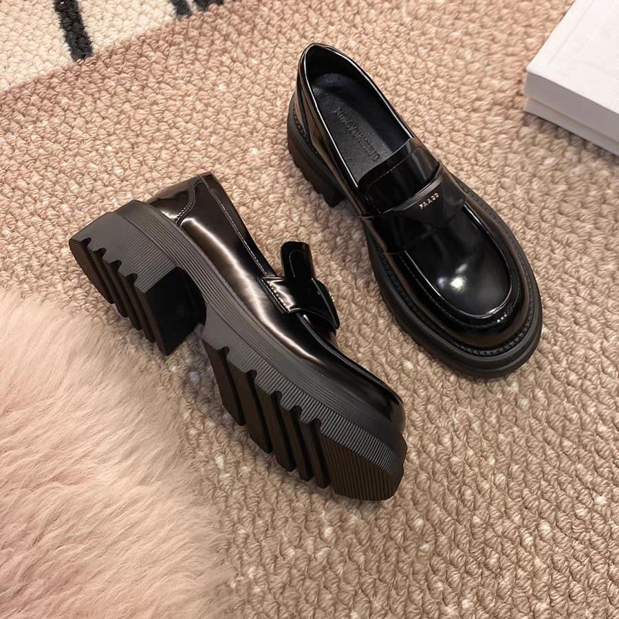 Мокасины женские на платформе в британском стиле, маленькие кожаные туфли, стандартная модель 2024 года, новые кожаные туфли с толстым каблуком, черные одинарные туфли