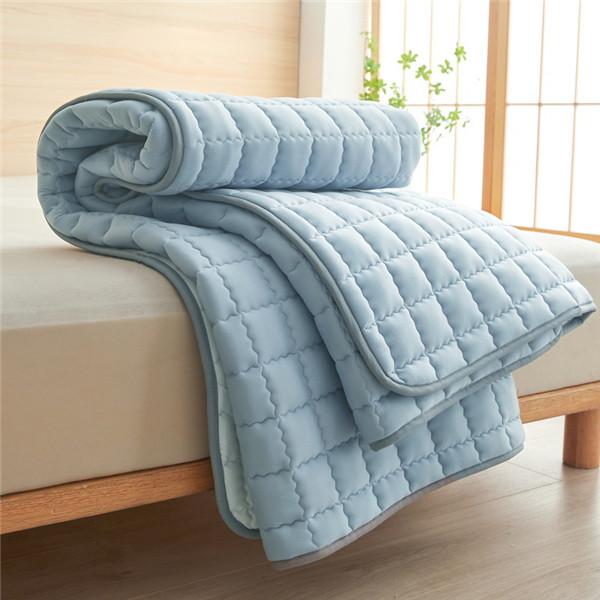 Waterproof  Mattress Pad Antibacterial and Mite-proof Bed Mat Non-Slip Mattress Cover Waterproof Thicken Quilted Bedspreads(No Pillowcases )