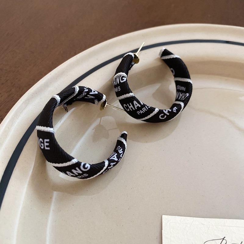 Геометрические серьги-пусеты из серебряной иглы и черного кристалла, нишевые универсальные серьги, темпераментные, легкая роскошь, премиальные серьги