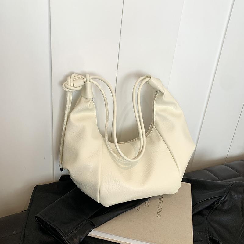 Корейская инс большая вместимость ретро мягкая кожа сумка-пельмень женская ленивый стиль повседневная универсальная通勤 плечевая сумка мессенджер