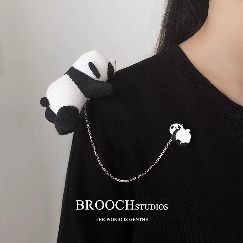 Cute Plush Dinosaur Brooch With Chain Cartoon Animal Brooch Pin Creative Clothing Accessory For Sweater Coat Backpack Gift Funny
