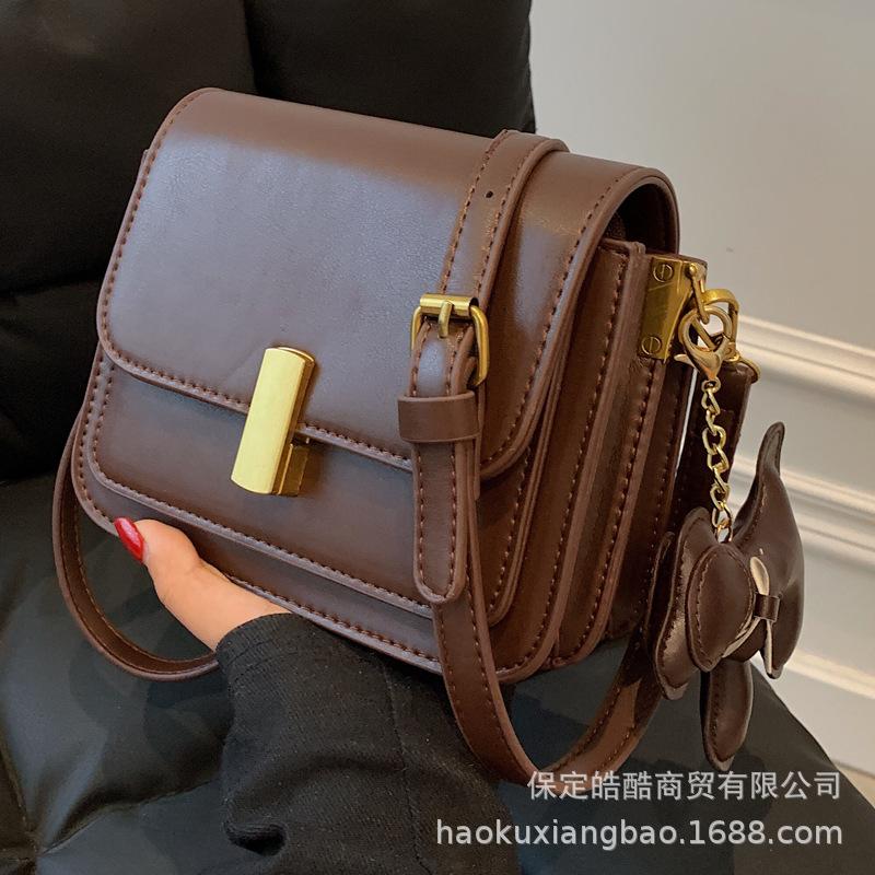 New bag women's 2025 popular high-end sense autumn and winter retro versatile shoulder messenger bag popular small square bag
