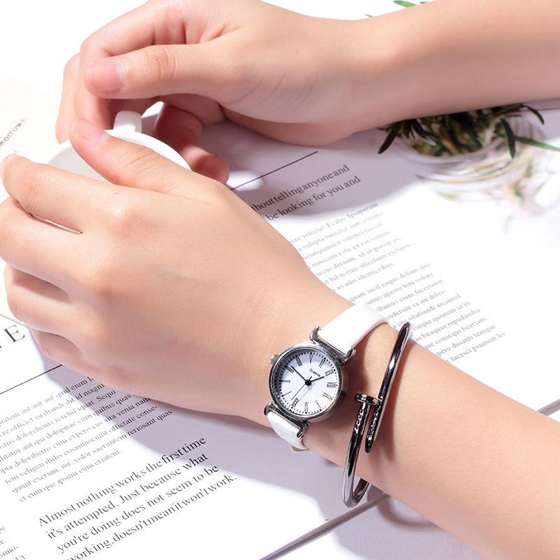 Женские часы в корейском стиле: Простой, Свежий, Универсальный, Красный с тонким ремешком, Водонепроницаемый, Модный темперамент.