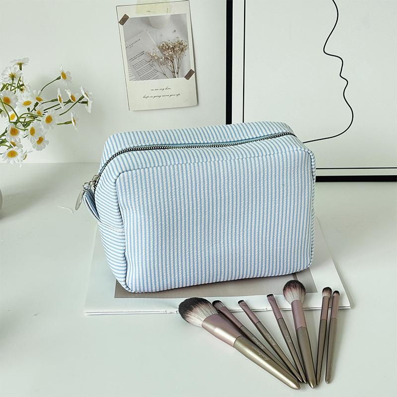 Striped Cosmetic Storage Bag Large Capacity Portable Women's Toiletry Pouch for Travel Business Trip Use