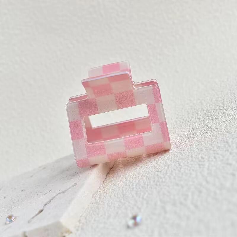 Шикарная клетчатая заколка для волос в виде акулы: Имитация текстуры уксусной кислоты, уникальный дизайн, универсальность для любого стиля