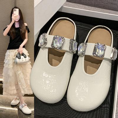 Интернет-знаменитость супер огонь фея ветер квадратный носок баотоу стразы универсальные тапочки женская обувь летняя носка 2025 новые плоские сандалии