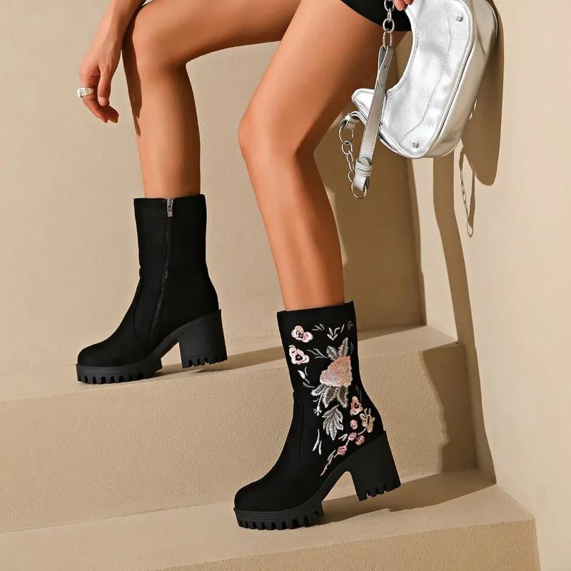 Мода Вышитые высокие каблуки женские зимние сапоги толстая подошва ретро повседневная обувь замша зимние тенденции дизайнер модные и удобные