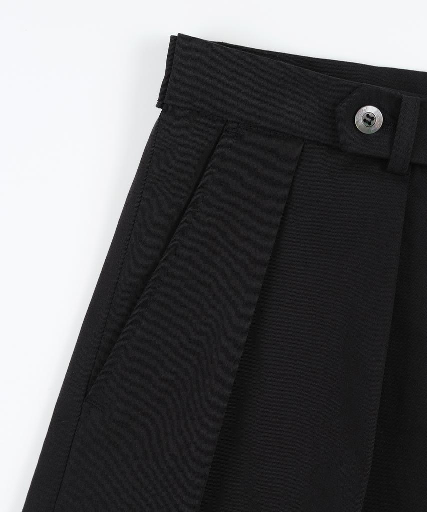 BELLIEF Основные хлопковые chino шорты с двумя складками (черный)
