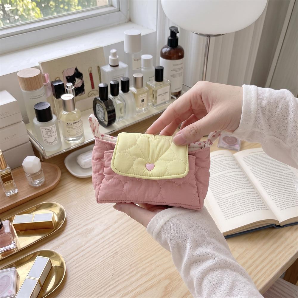 Korean Quilted Love Storage Bag Portable Coin Purse CCD Camera Bag Lipstick Skin Care Product Storage Bag