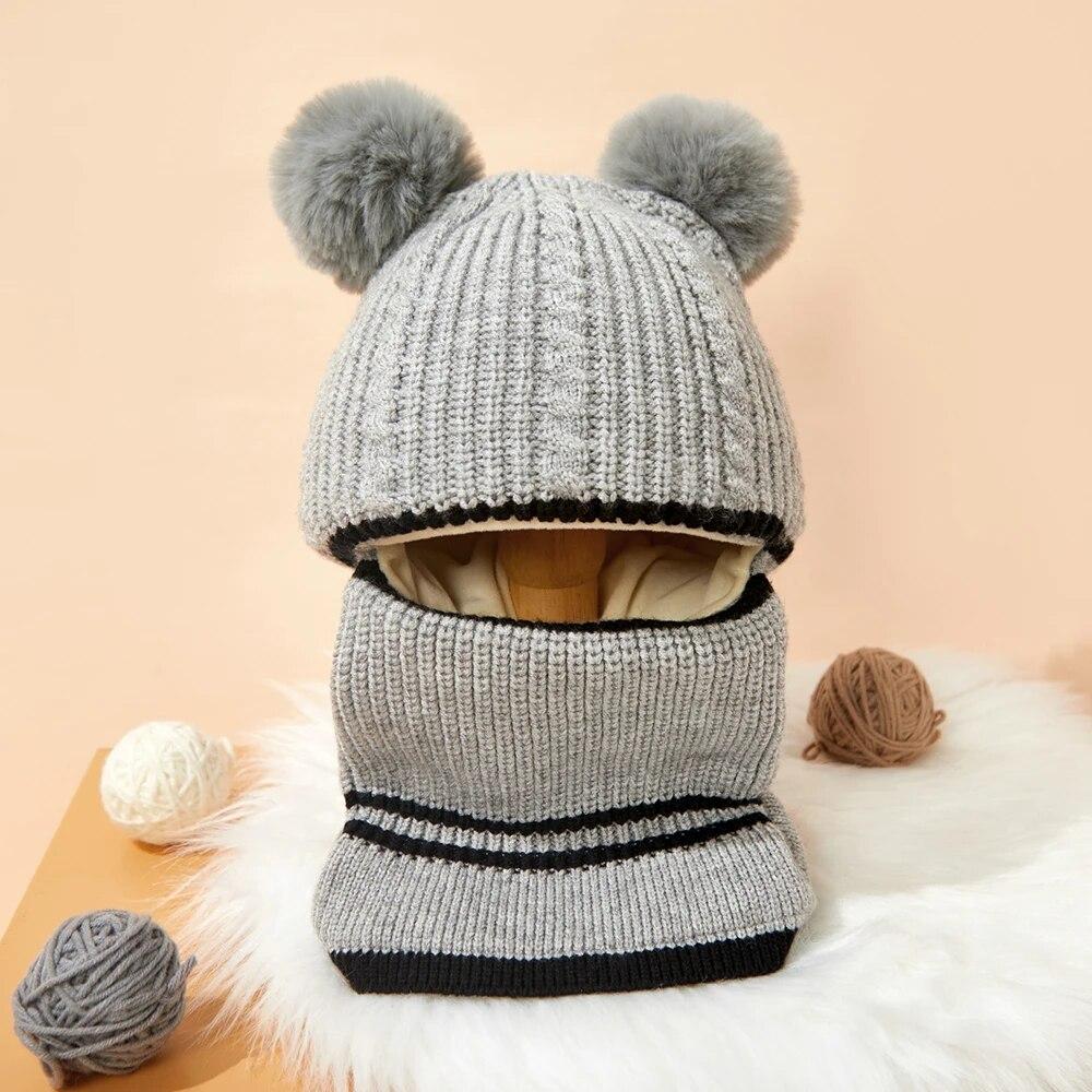 Детская вязаная шерстяная шапка-бини с шарфом-манишкой и помпонами для возраста 1-6 лет