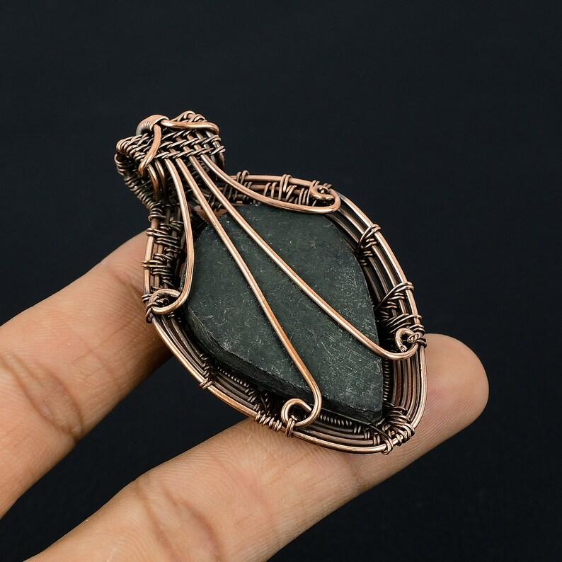 Подвеска из ракушки морского ушка Медная проволока Кулон из натуральной раковины морского ушка Драгоценный камень Подвеска ручной работы Ювелирное изделие Подарок для нее Ювелирные изделия из натурального камня