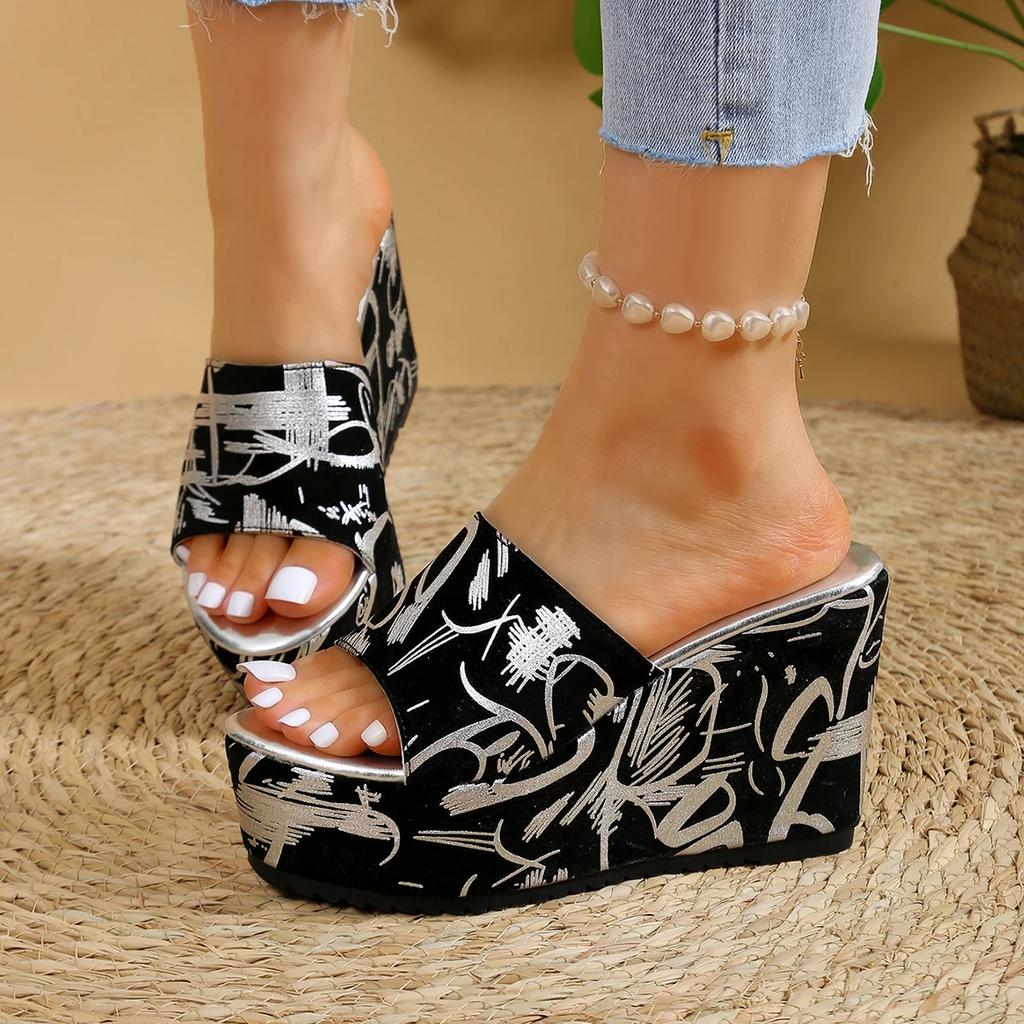 2024 Горячая Распродажа Новые Летние Женские Шлепанцы На Танкетке Платформы Шлепанцы Для Отдыха Пляж 2024 Сандалии Женские Шлепанцы Домашняя Обувь