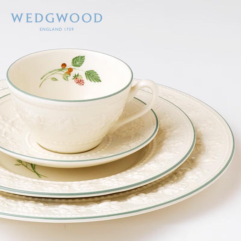 Wedgwood Радостный Праздник Малиновая Чашка и Блюдце