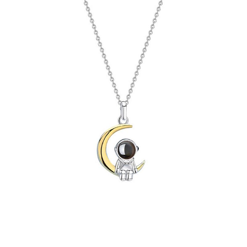 Astronaut Projection Couple Necklace, Male and Female Pair, Astronaut Star Picking and Moon Ranging Pendant, Collar Chain