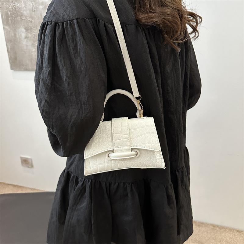 Простая маленькая квадратная сумка, сумка-мессенджер, модная сумочка, женская летняя новая модная сумка через плечо 2024 года