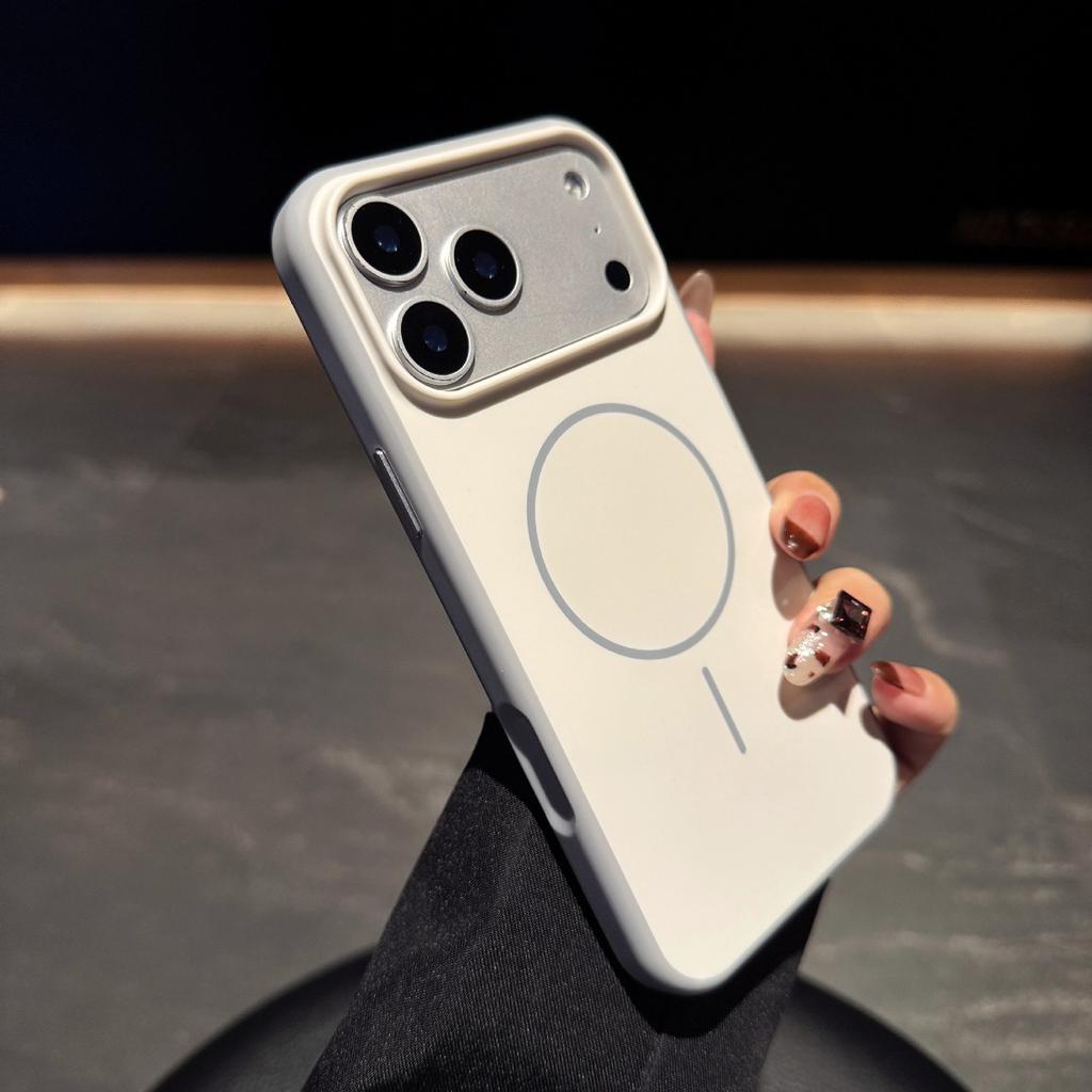 The integrated button contrasts the skin feel, suitable for iPhone17promax mobile phone case, magnetic suction Apple 16 anti-drop protective case