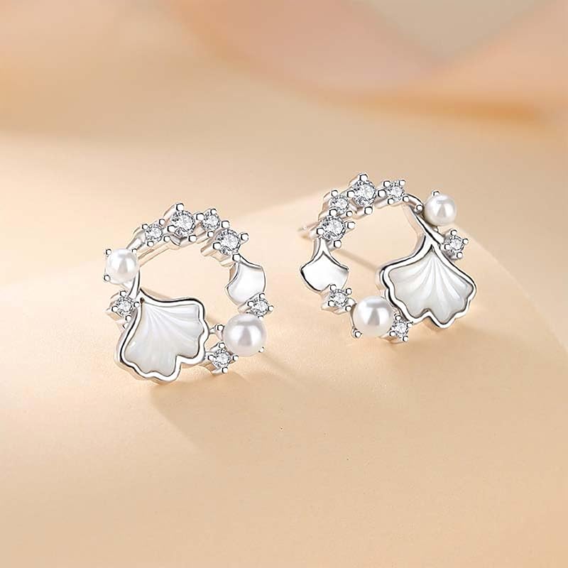 "YINCHIE" earrings ladies silver 925 made of silver ginkgo Akoyagai pearl zirconia simple ginkgo motif cute birthday present Popularity gift mother's