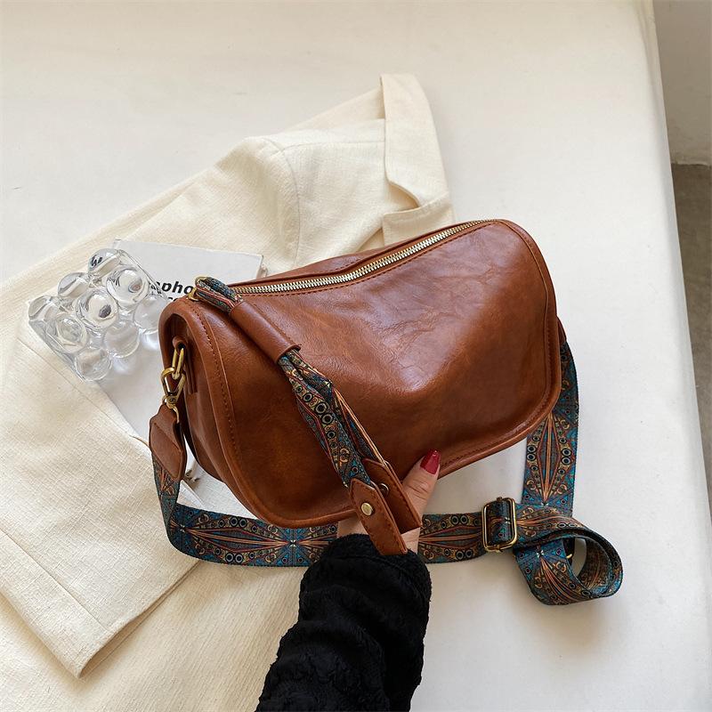 Vintage Shoulder Bag For Women PU Leather Pillow Bag Luxury Style Crossbody Bag Lady Messenger Bag Ladies Tote Purse CLE