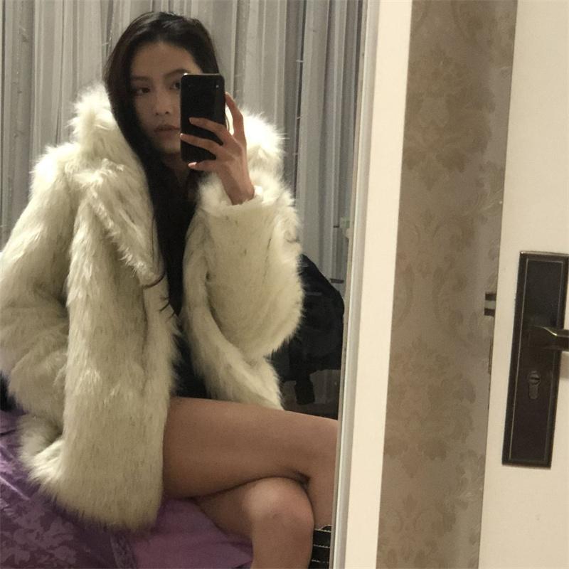 Coat Windproof Coat Ladies Fur Parkas 2022 New Fashion Faux Fur Outerwear Fashion Turn-Down Collar Wide-waisted Women Winter