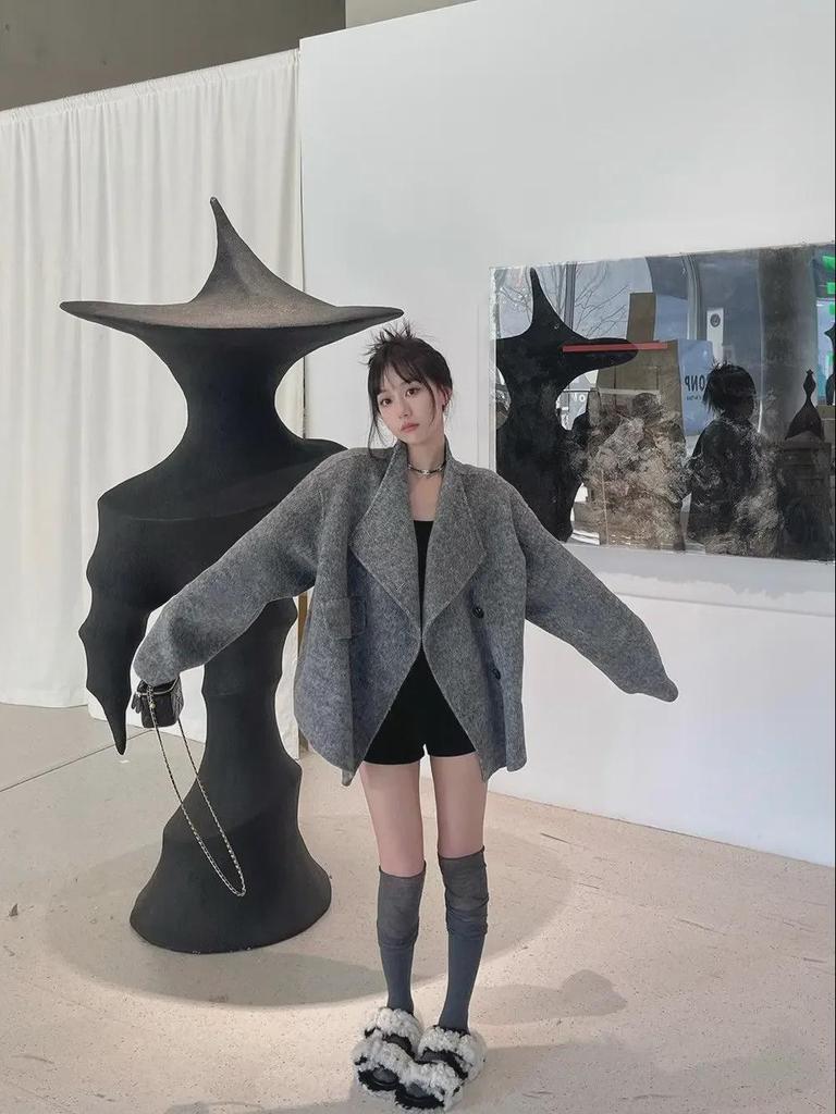 Женское серое шерстяное пальто средней длины - дизайн Dragon & Phoenix, свободный крой, корейский стиль, осень и зима 2024 г.