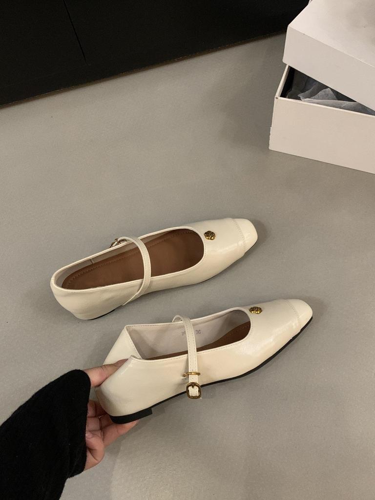 Внутренняя высота увеличивается черные туфли Мэри Джейн женские туфли 2025 новые весна и осень неглубокий рот слово с темпераментом универсальные одинарные туфли