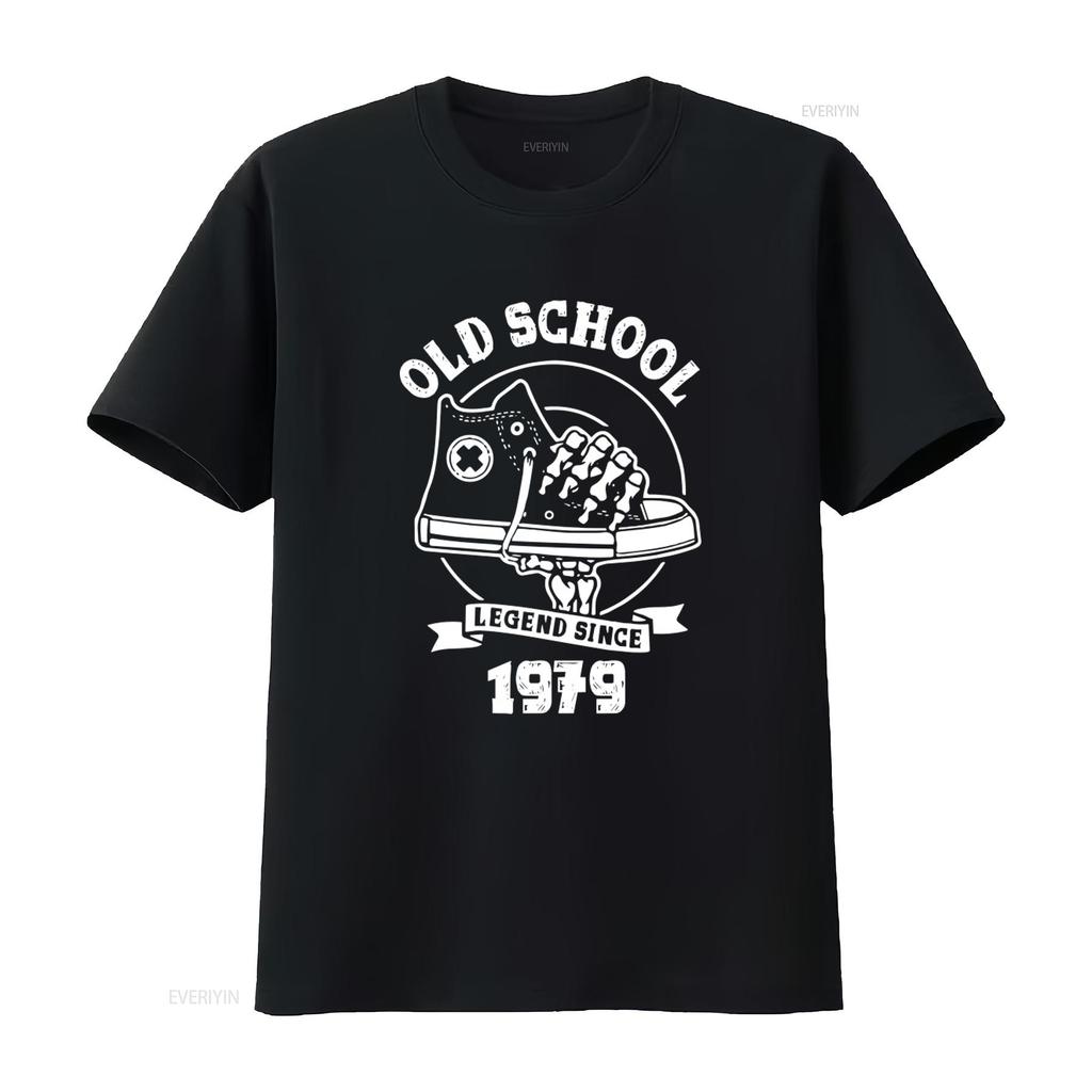 Mens T Shirt Old School Skeleton Hand Holding Shoe Design Legend Since 1979 45th Birthday Anniversary 45 vintage Washed