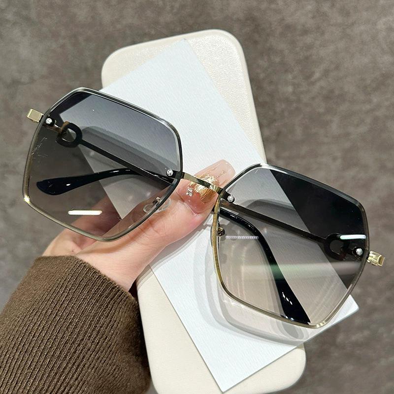 Fashionable Frameless Sunglasses Retro UV Protection Gradient Sunglasses Women's Frameless Edge Cut Driving Sunglasses UV400