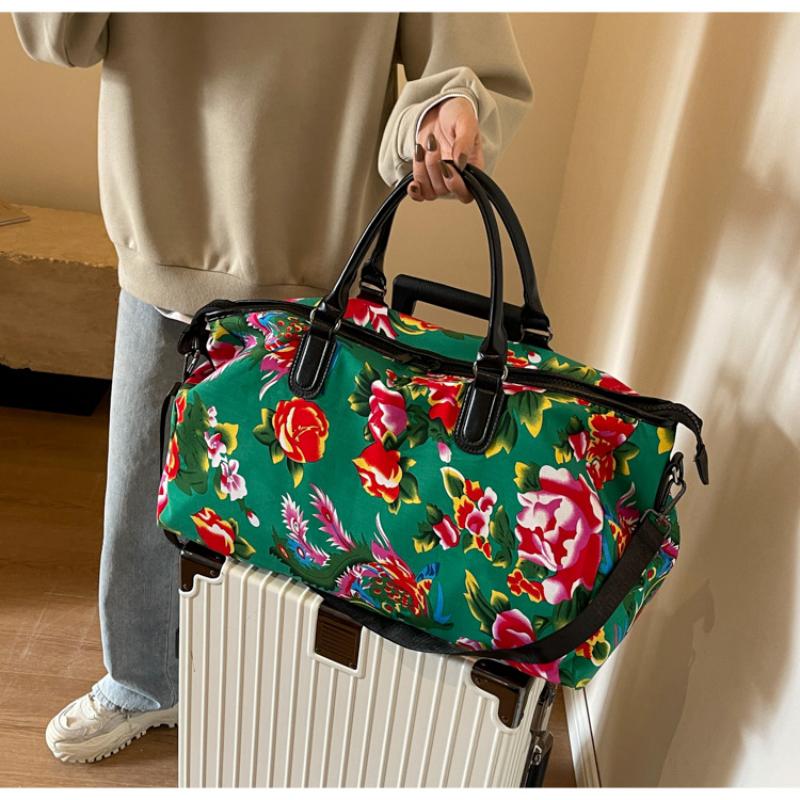 Chinese Ethnic High Capacity Travel Bag Versatile Contrasting Color Sports Fitness Handbag Personalized Northeast Big Flower Cotton Coat Crossbody Bag