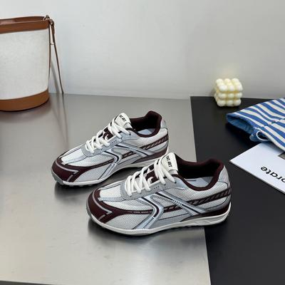 Женская обувь – Кроссовки