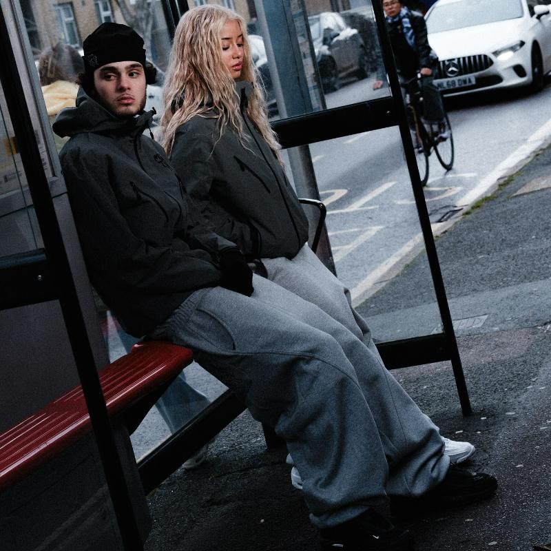 RogueWave Y2K Модные джоггеры Уличный ретро Обтекаемые швы Вышитый логотип Унисекс Спортивные штаны Хип-хоп Харадзюку Оверсайз Повседневные брюки