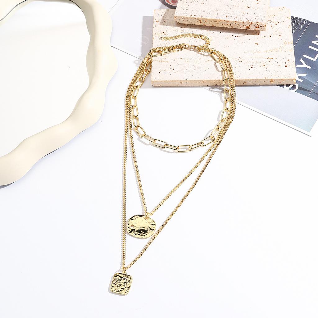 Ожерелье для женщин Осень и зима Длинные многослойные ожерелья Дизайн Чувство дикой моды Простой темперамент Золотое ожерелье Женское элегантное ожерелье