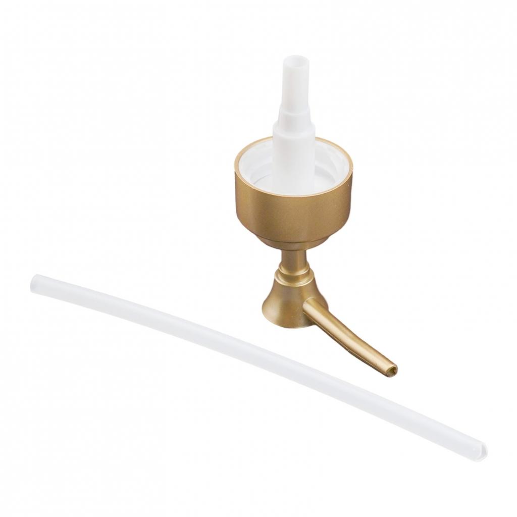 Гладкая блестящая серебристая головка насоса-дозатора для мыла и лосьона для стильного вида