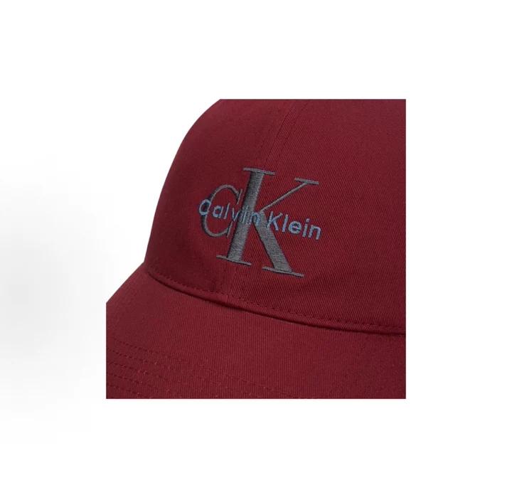 Calvin Klein Cotton Twill Baseball Cap, Contrast Off-White Calvin Klein Letter Embroidery Curved Brim Vintage Red Minimal Casual Sun Hat 4G5004G-WCV