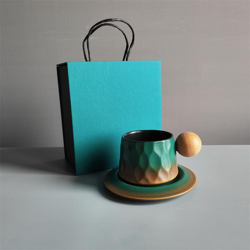 Высококачественная легкая роскошная керамическая кофейная чашка, подарочная чашка, креативный набор кофейных чашек и блюдец, простой для домашнего использования