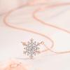 Ожерелье из циркона в виде снежинки, женский простой нишевый дизайн, высококлассная легкая роскошная подвеска, цепочка для ключицы, подарочная бижутерия для девушки