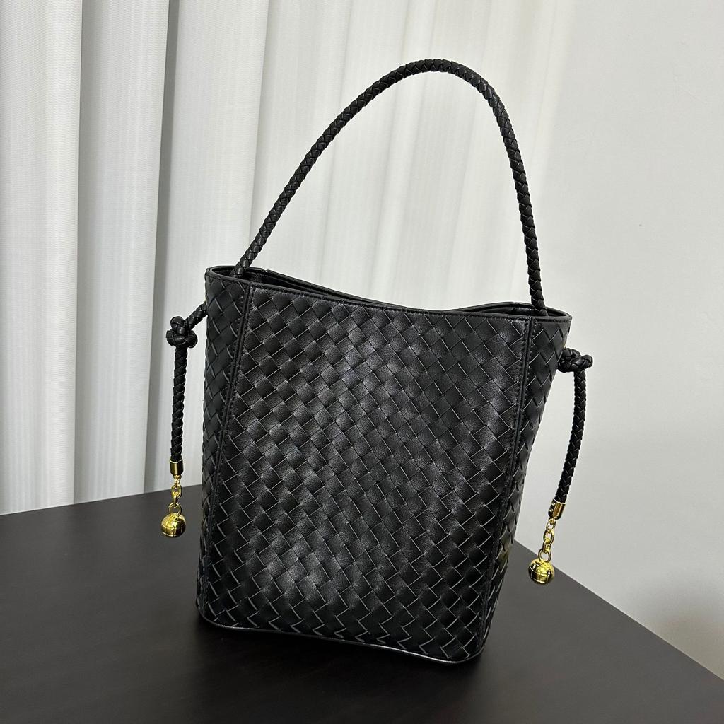 2025 Новая винтажная модная универсальная сумка из натуральной кожи с квадратным ремешком через плечо и подмышкой, плетеная сумка-тоут