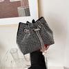Luxury Women's Bag New High Quality Horseshoe Bucket Bag Exquisite PU Rivet Sequin Design Women's One Shoulder Handbag