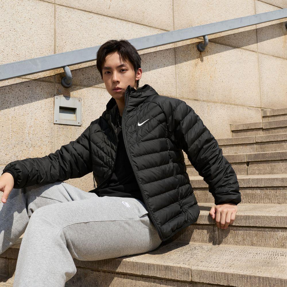 Мужские пуховики Nike WINDRUNNER Мужские Черные С капюшоном (Несъемный) Умеренный
