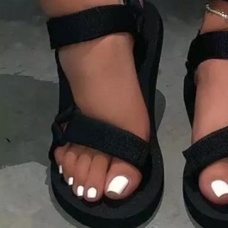 Распродажа модной женской обуви 2024 года. Модные летние женские сандалии для отдыха на открытом воздухе. Однотонные открытые носки. Римские повседневные пляжные сандалии на низком каблуке. Женские