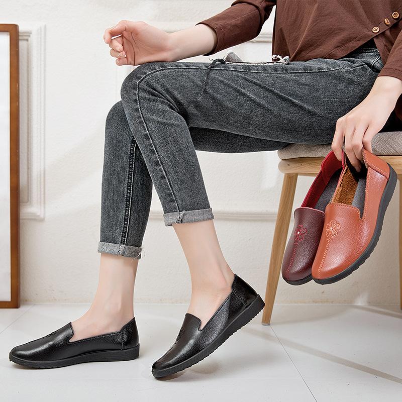 Обувь для мам. Мягкая подошва. Одиночные туфли для женщин среднего и пожилого возраста. Удобная и нескользящая обувь. Повседневная обувь для женщин.