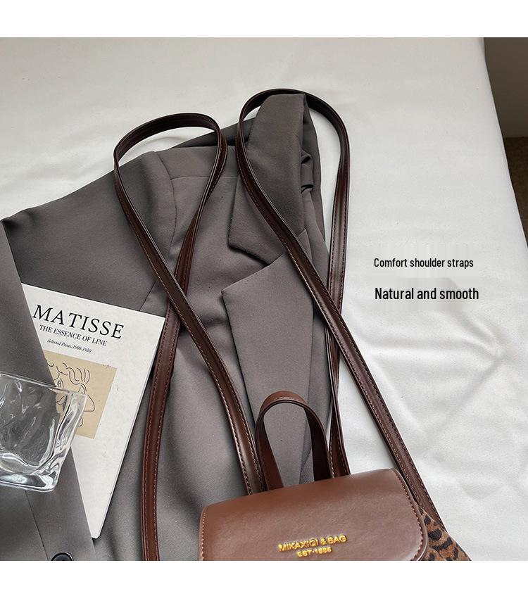 Leopard Print Vintage Small Backpack - Fashionable and Versatile Women's Bag for Autumn/Winter 2025.