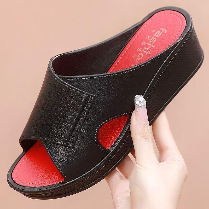 Женские летние новые тапочки с открытым носком на платформе и танкетке, полые тапочки с мягкой подошвой, нескользящие, против запаха, домашние тапочки, уличные тапочки, сандалии