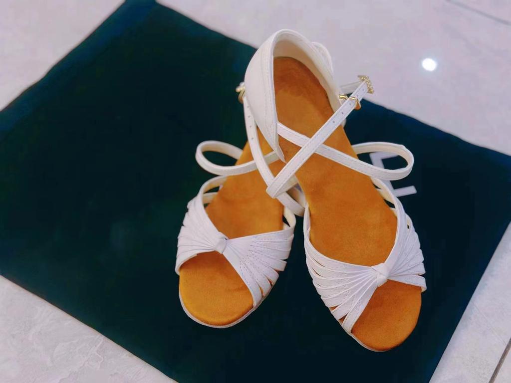 Туфли для танцев для девочек белые детские бальные латиноамериканские туфли для танцев мягкие женские женские туфли для танго сальса сандалии дропшиппинг