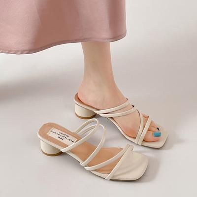 Популярные серебристые феи ветер односложные толстые туфли на высоком каблуке женская летняя обувь 2025 новые увеличивающие рост французские крутые тапочки