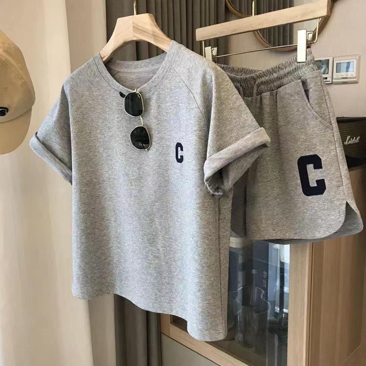 Женский летний повседневный спортивный костюм-двойка: Стильный топ с коротким рукавом и шорты