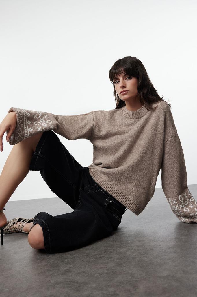 Women's Fashionable Stylish Sweater Mink Soft Textured Sleeve Detailed Crew Neck Knitwear Sweater