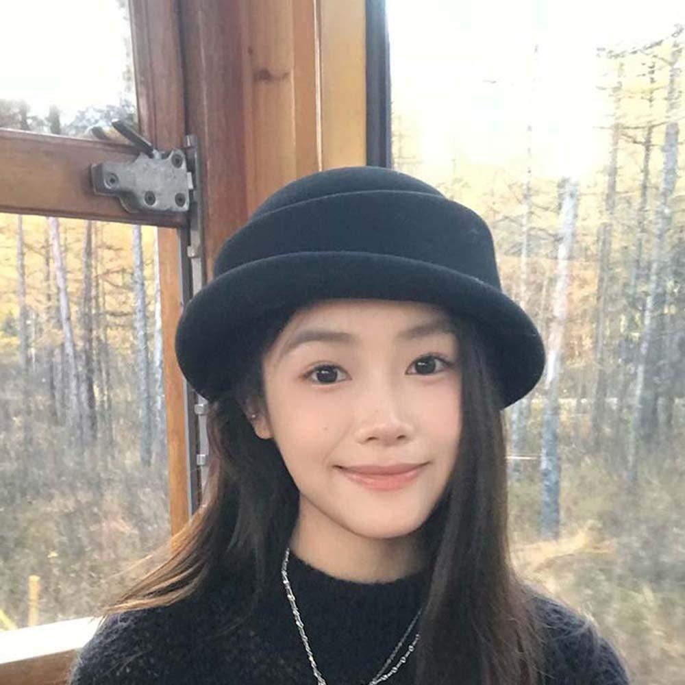 Vintage Looking Woolen Rolled Edge Cap Beret Woolen Formal Hat British Top Hat  Fashion Show