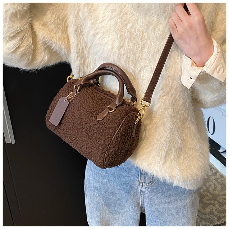 Осень и зима новая нишевая сумка женская плюшевая сумка-подушка повседневная портативная на плечо сумка-мессенджер