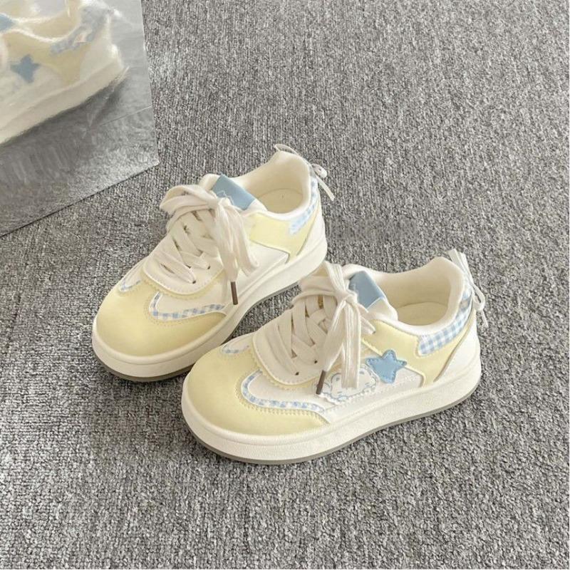 Retro Niche Sneakers Women's Spring and Autumn New Stars Kitten Cute Casual Sneakers Little White Shoes