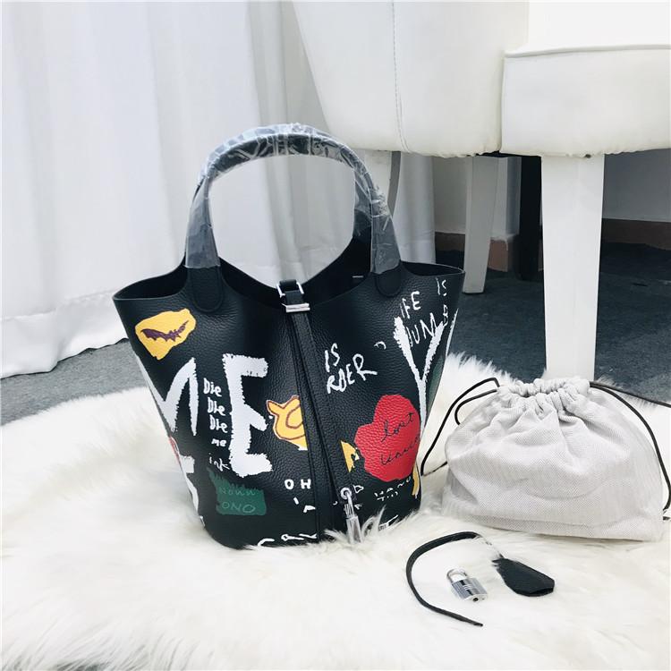Instagram Influencer Little Tomato With The Same Letter Graffiti Vegetable Basket Tote Handbag Bucket Bag 2020 New Women's Bag